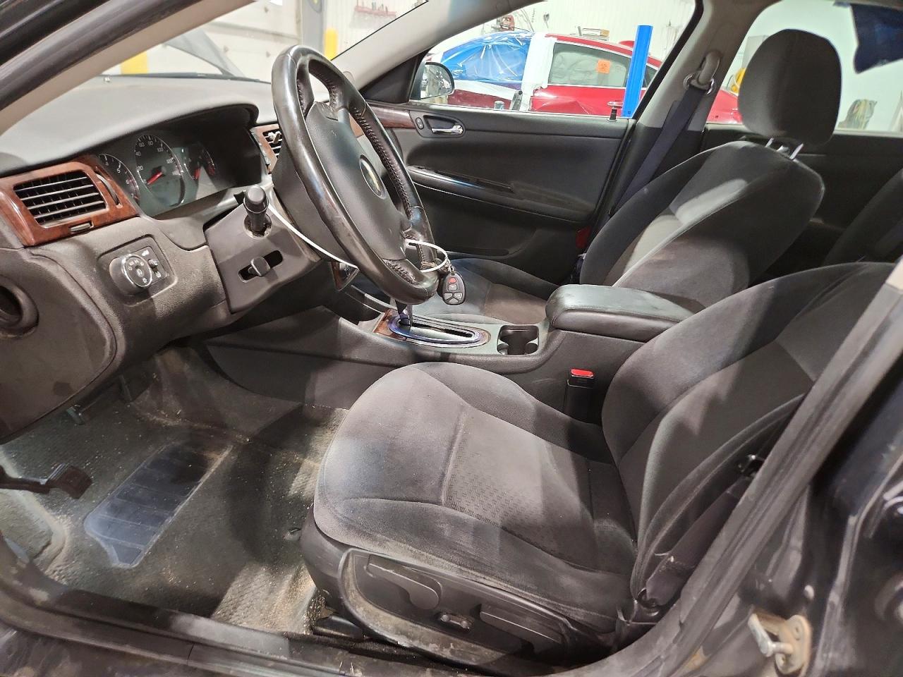 2011 CHEVROLET IMPALA photo 13
