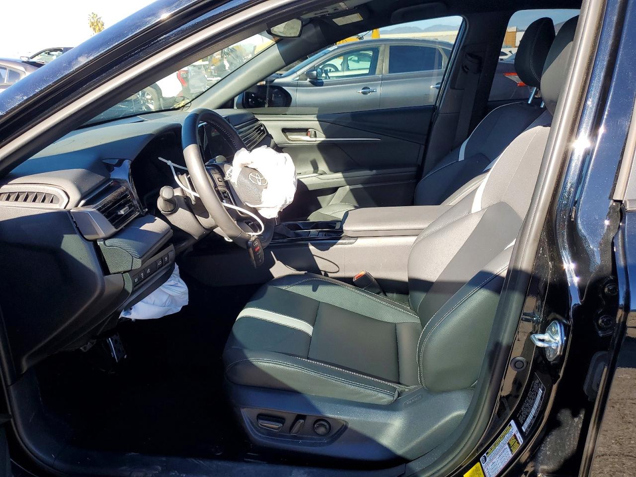 2025 TOYOTA CAMRY XSE photo 13