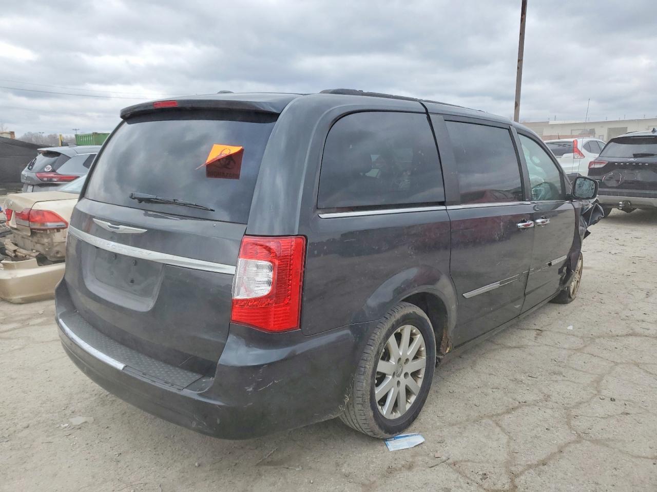 2011 CHRYSLER TOWN & COUNTRY TOURING L photo 7