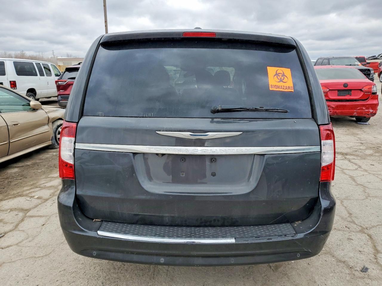 2011 CHRYSLER TOWN & COUNTRY TOURING L photo 16