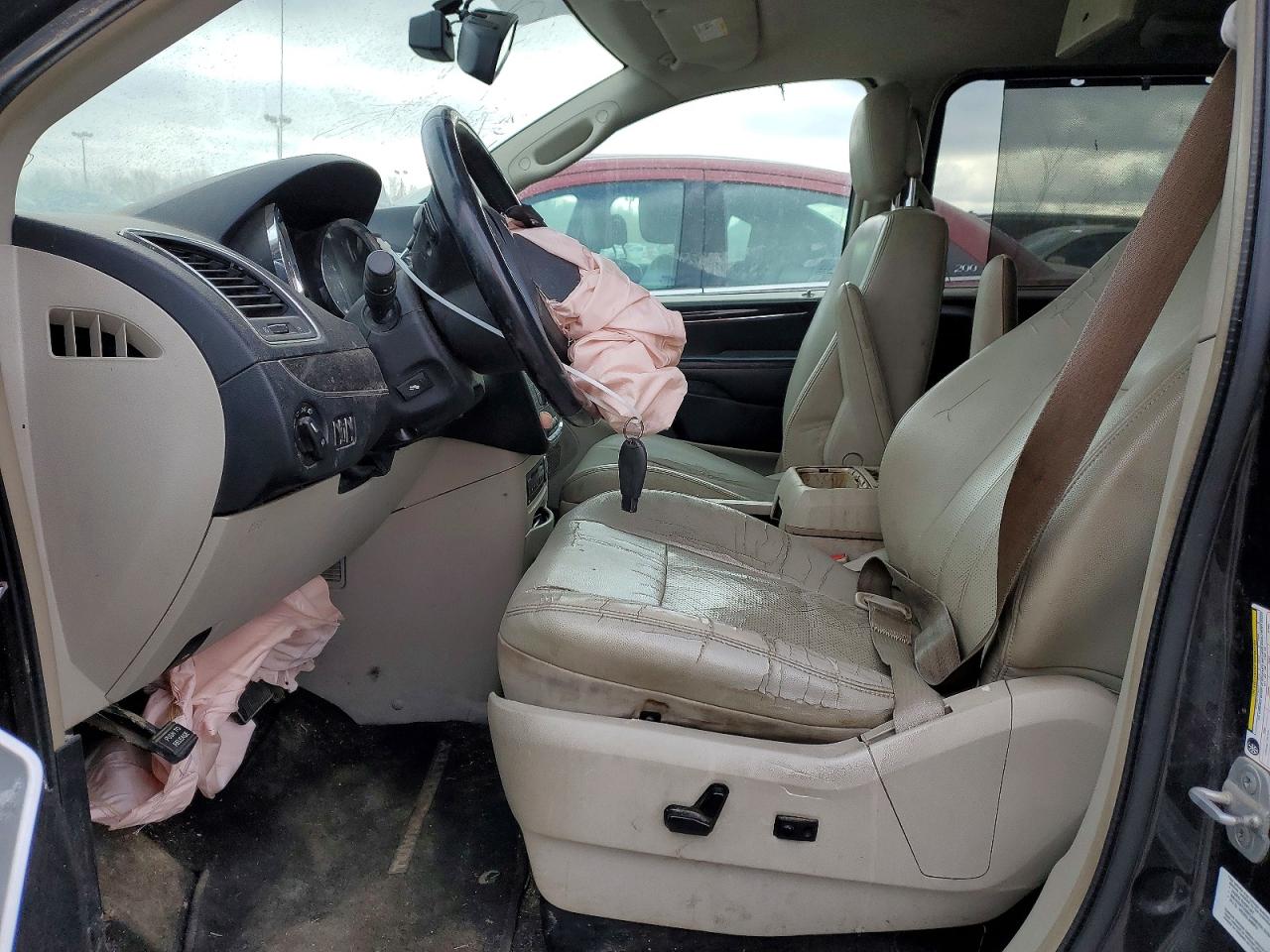 2011 CHRYSLER TOWN & COUNTRY TOURING L photo 19