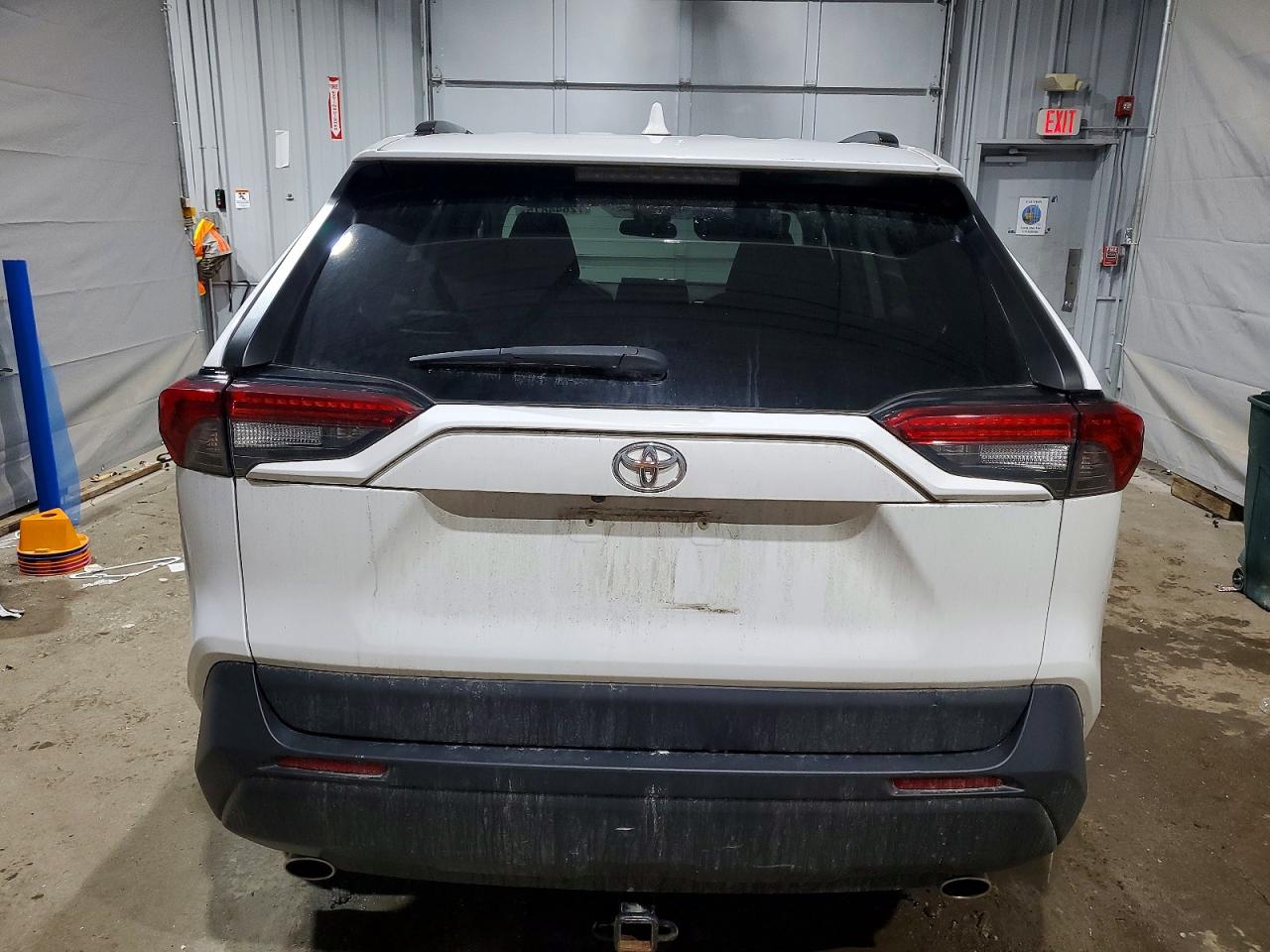 2021 TOYOTA RAV4 XLE photo 11