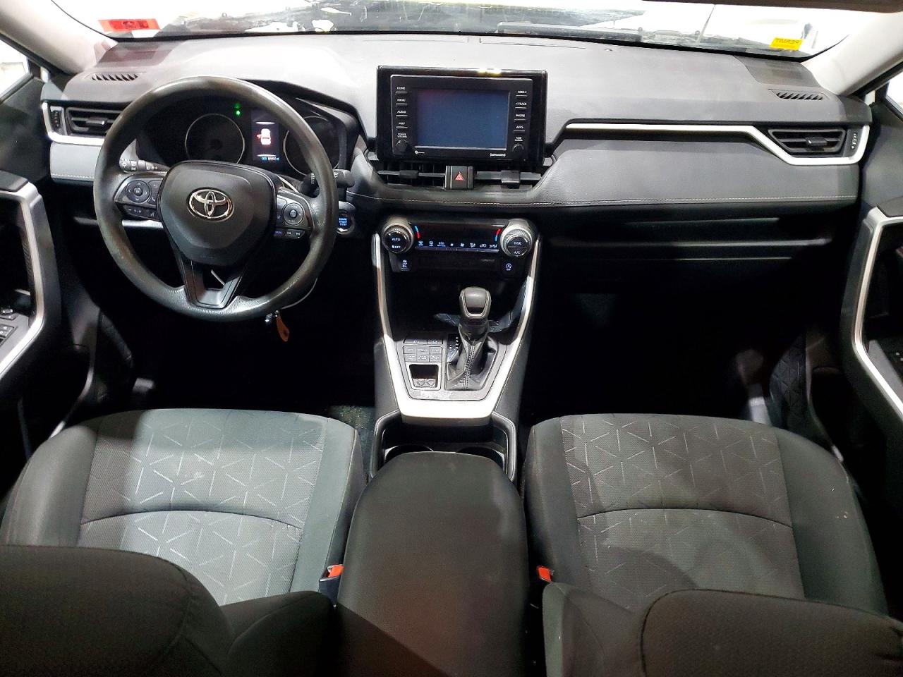 2021 TOYOTA RAV4 XLE photo 15