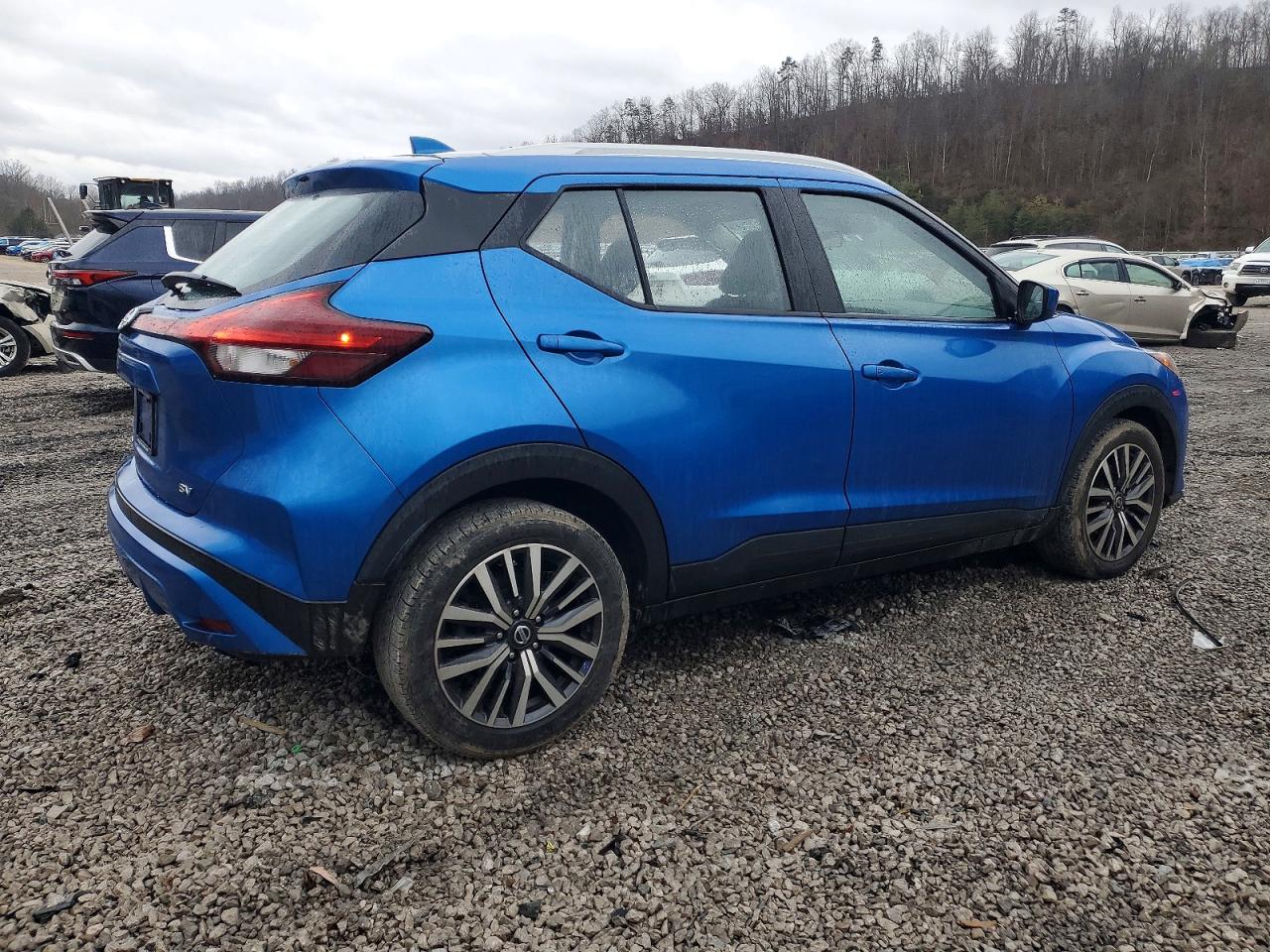 2021 NISSAN KICKS SV photo 3