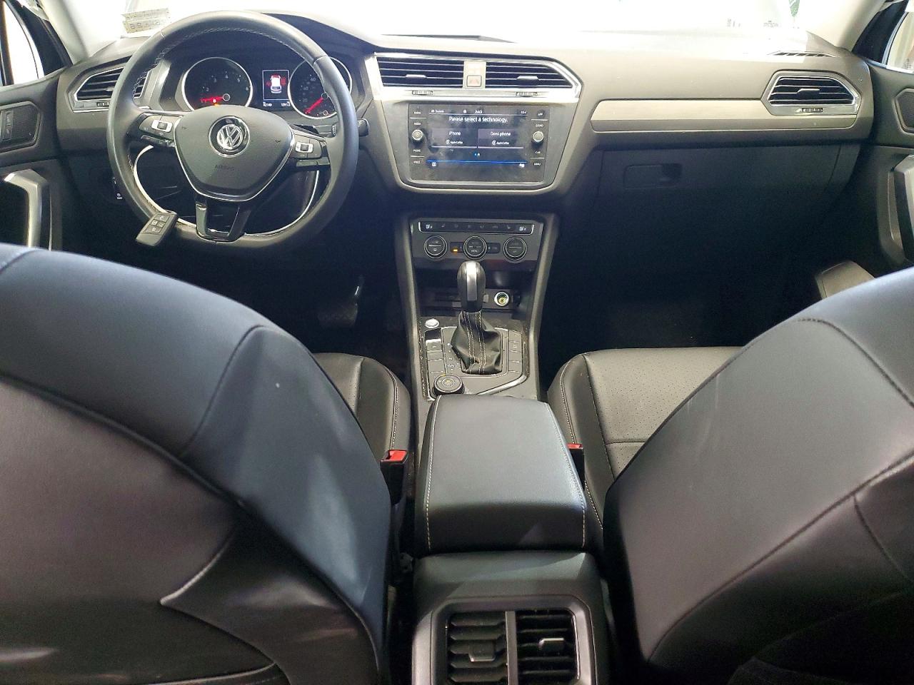 2021 VOLKSWAGEN TIGUAN SE photo 8