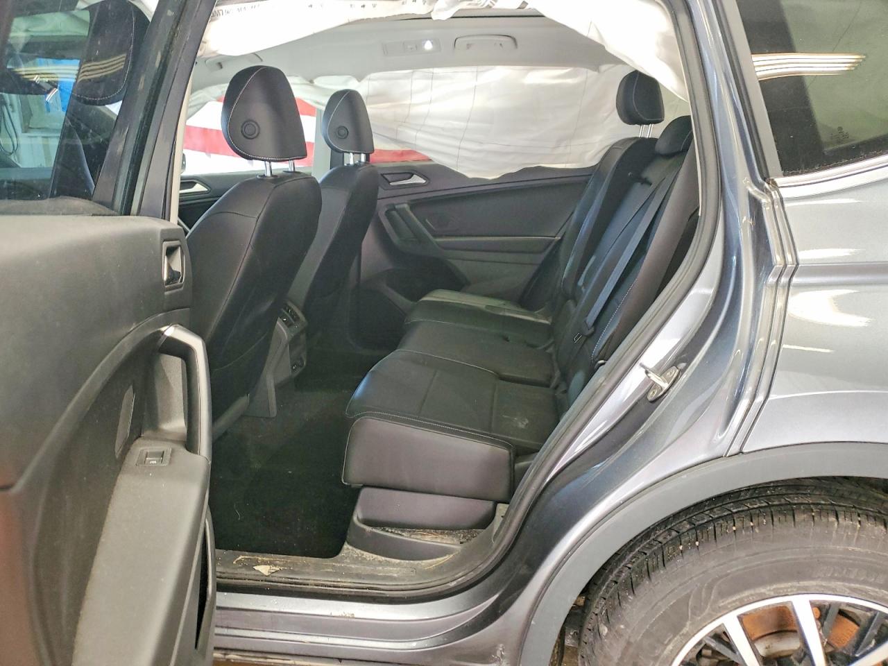 2021 VOLKSWAGEN TIGUAN SE photo 11