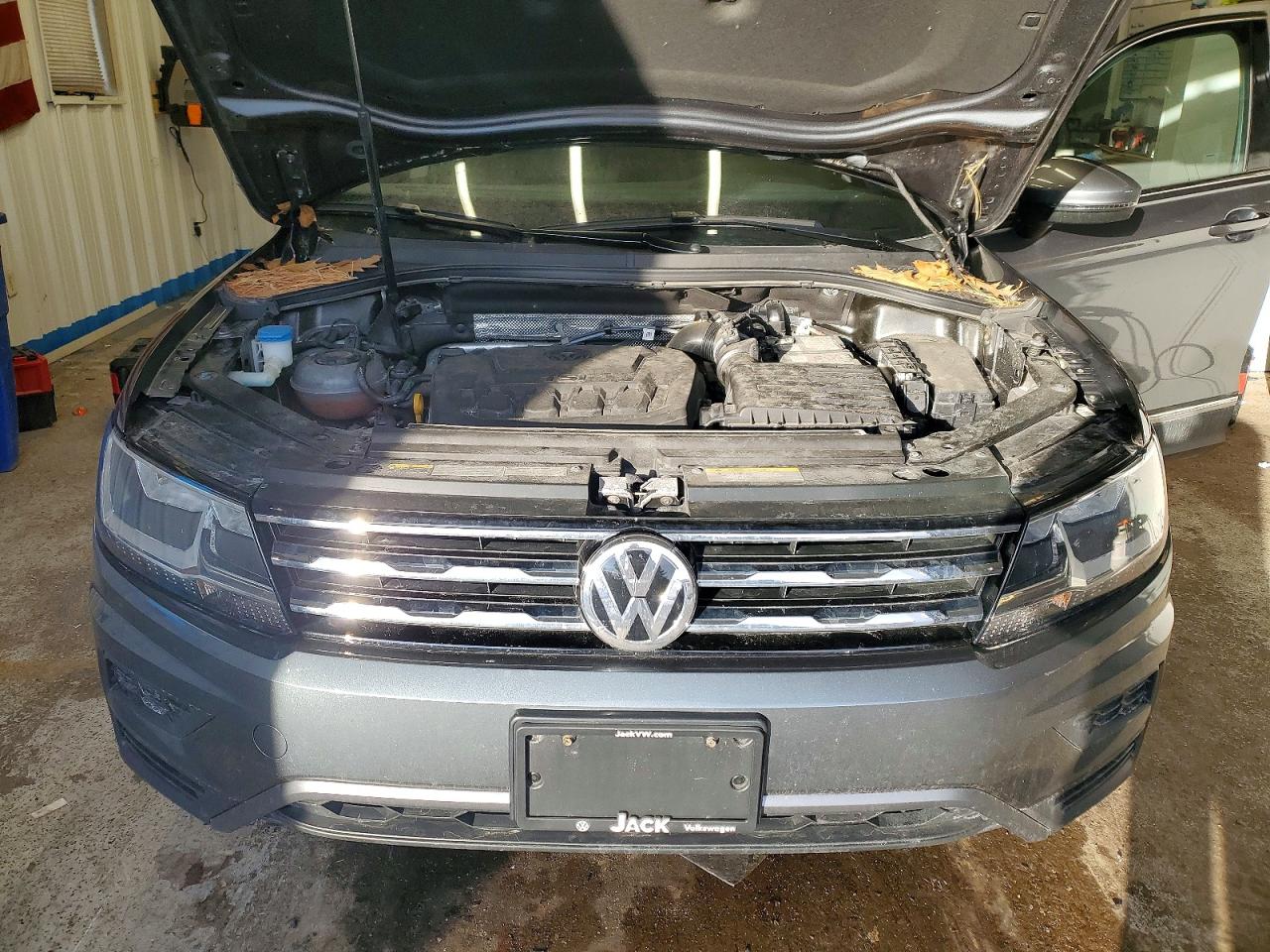 2021 VOLKSWAGEN TIGUAN SE photo 12