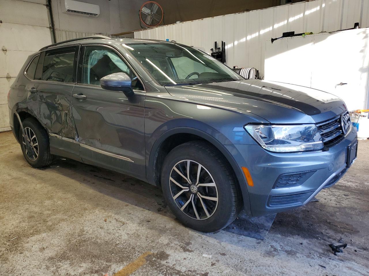 2021 VOLKSWAGEN TIGUAN SE photo 4