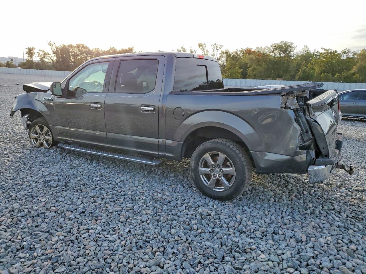 2020 FORD F150 SUPERCREW photo 2