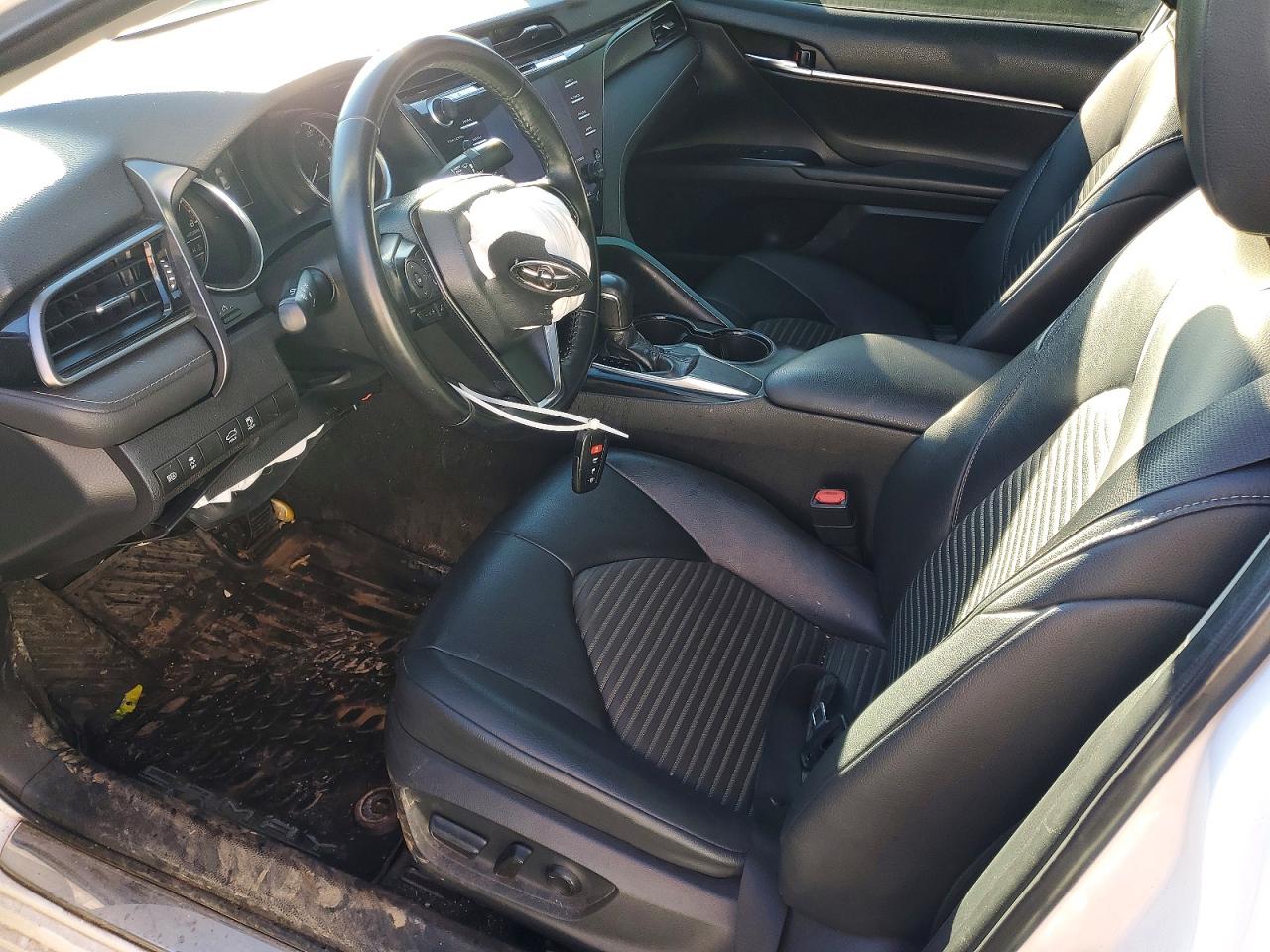 2019 TOYOTA CAMRY L photo 13