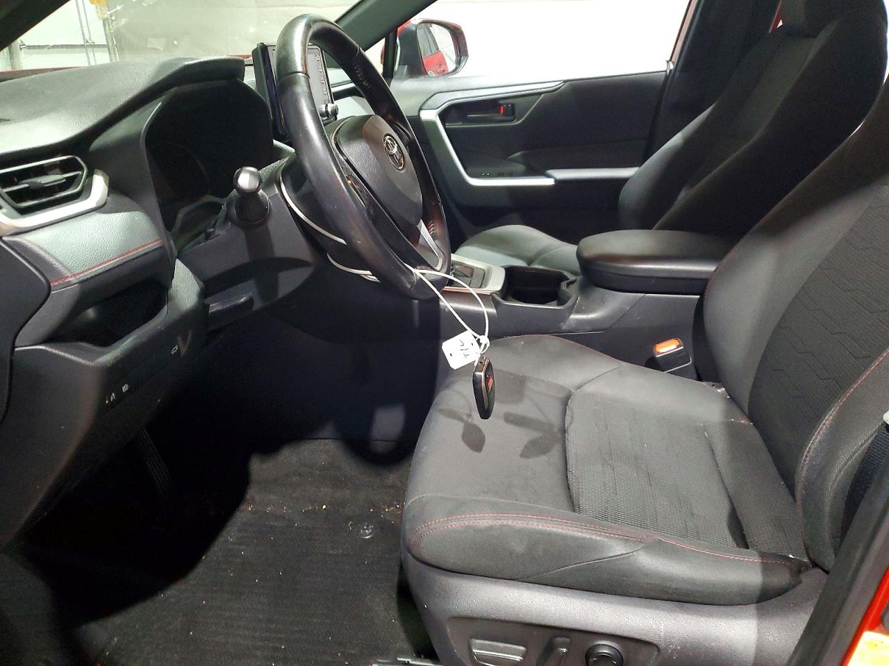 2021 TOYOTA RAV4 PRIME SE photo 7