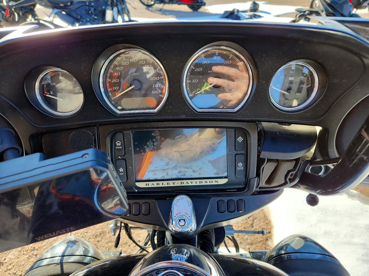 2015 HARLEY-DAVIDSON FLHTCUTG TRI GLIDE ULTRA photo 7