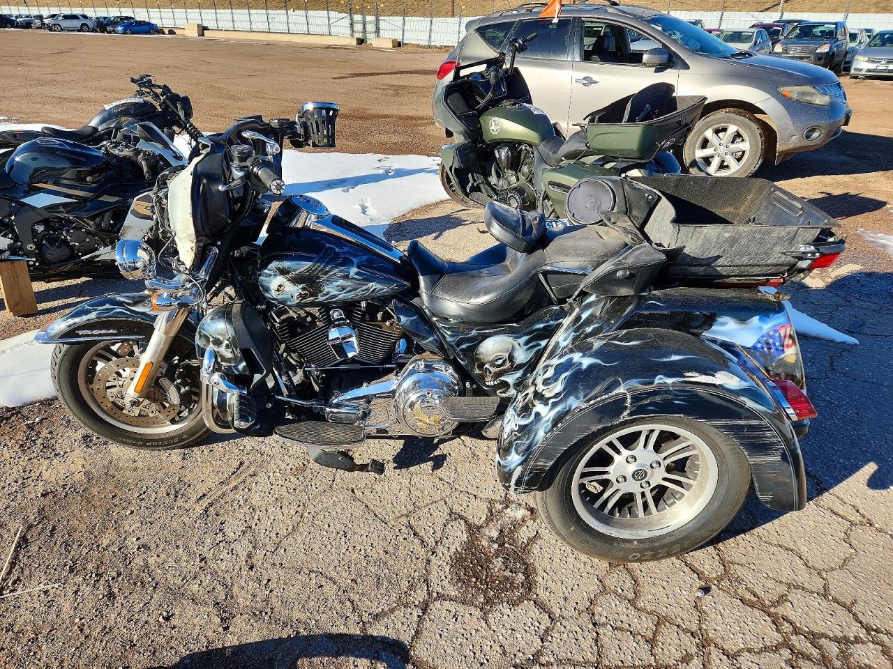 2015 HARLEY-DAVIDSON FLHTCUTG TRI GLIDE ULTRA photo 3