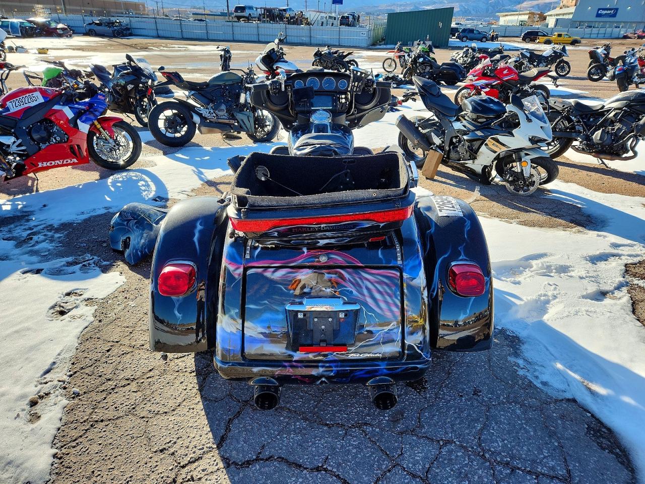 2015 HARLEY-DAVIDSON FLHTCUTG TRI GLIDE ULTRA photo 4