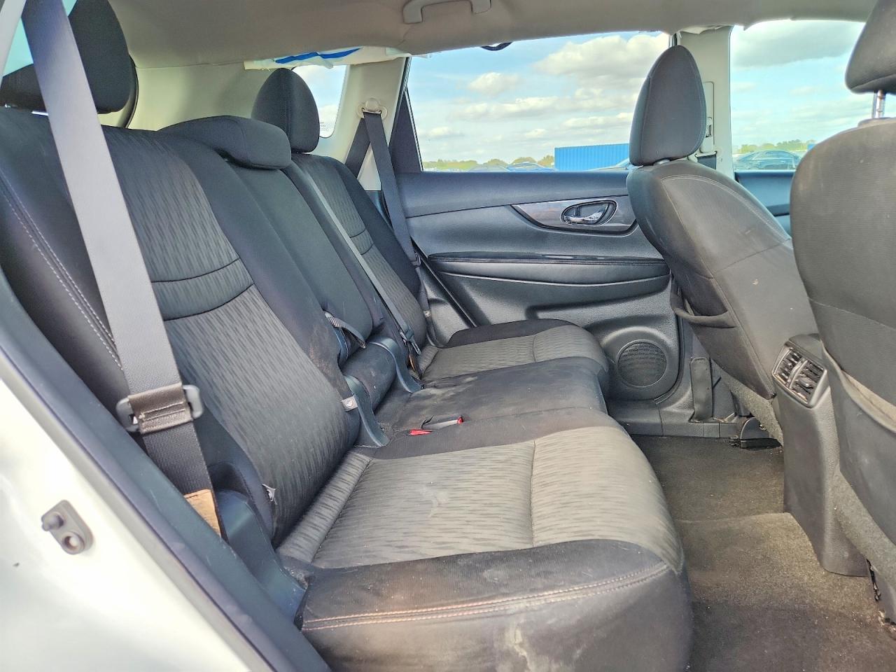 2017 NISSAN ROGUE S photo 28