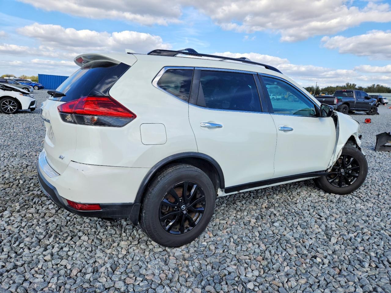 2017 NISSAN ROGUE S photo 7