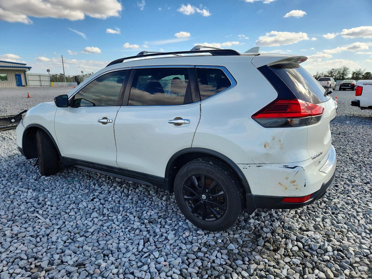 2017 NISSAN ROGUE S photo 4