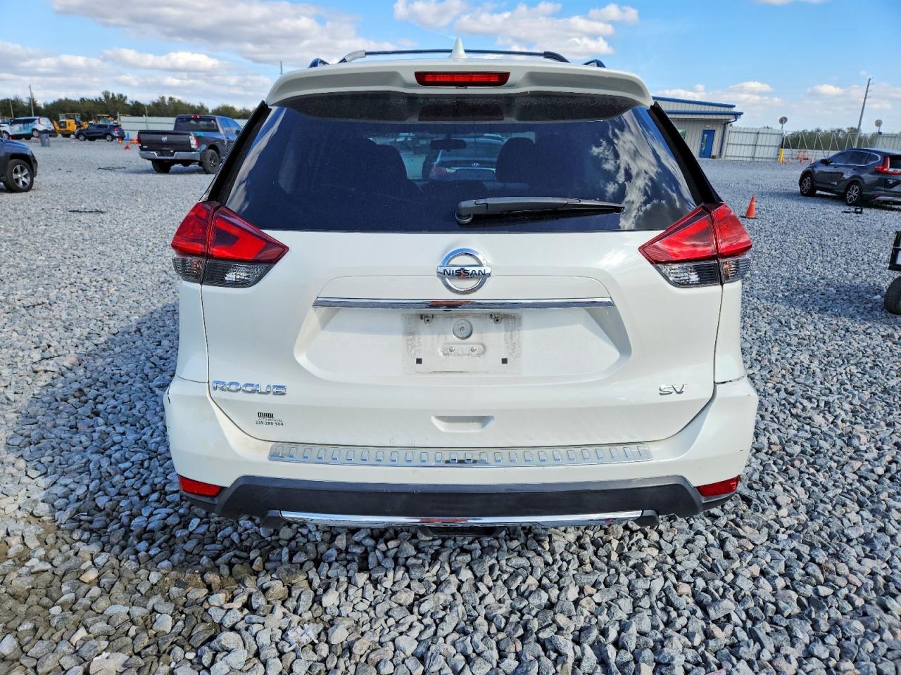 2017 NISSAN ROGUE S photo 16