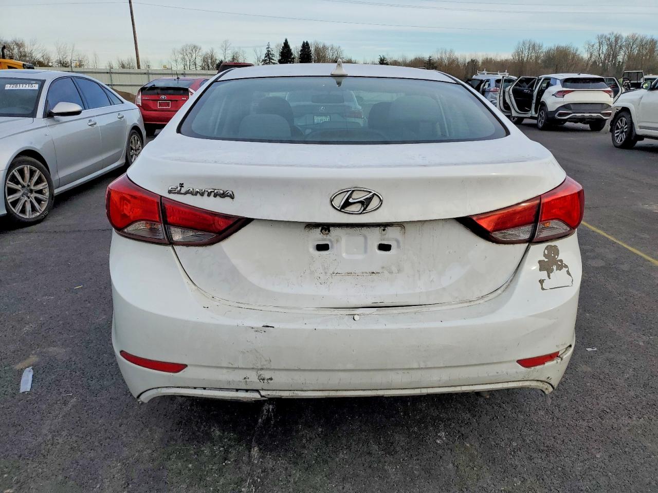 2015 HYUNDAI ELANTRA SE photo 11