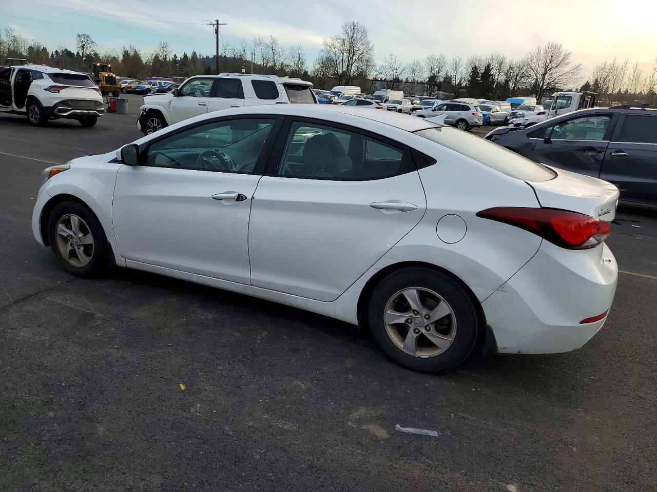 2015 HYUNDAI ELANTRA SE photo 3