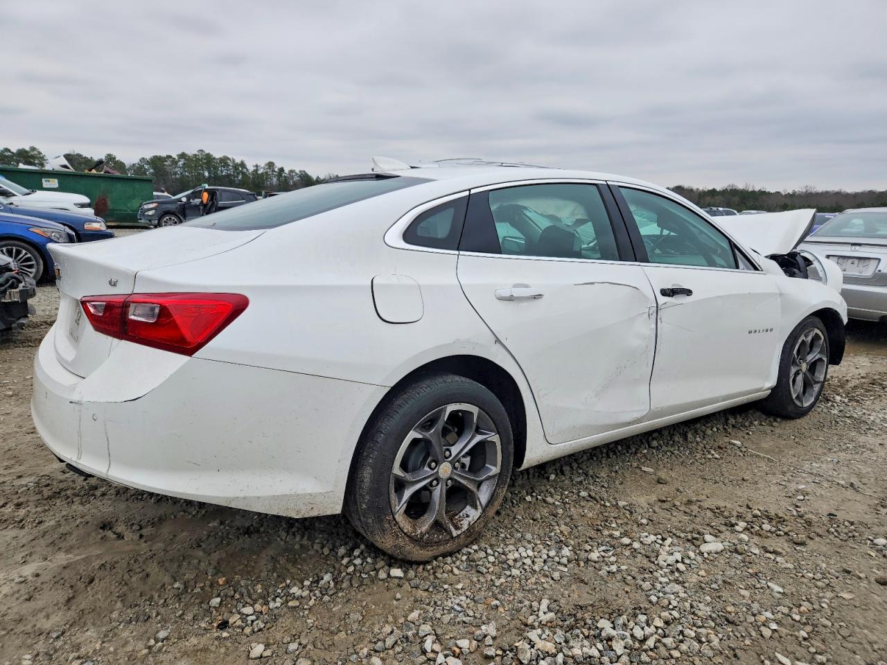 2024 CHEVROLET MALIBU LT photo 3