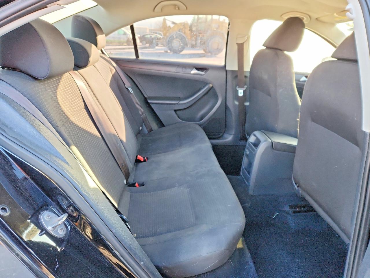 2016 VOLKSWAGEN JETTA S photo 10