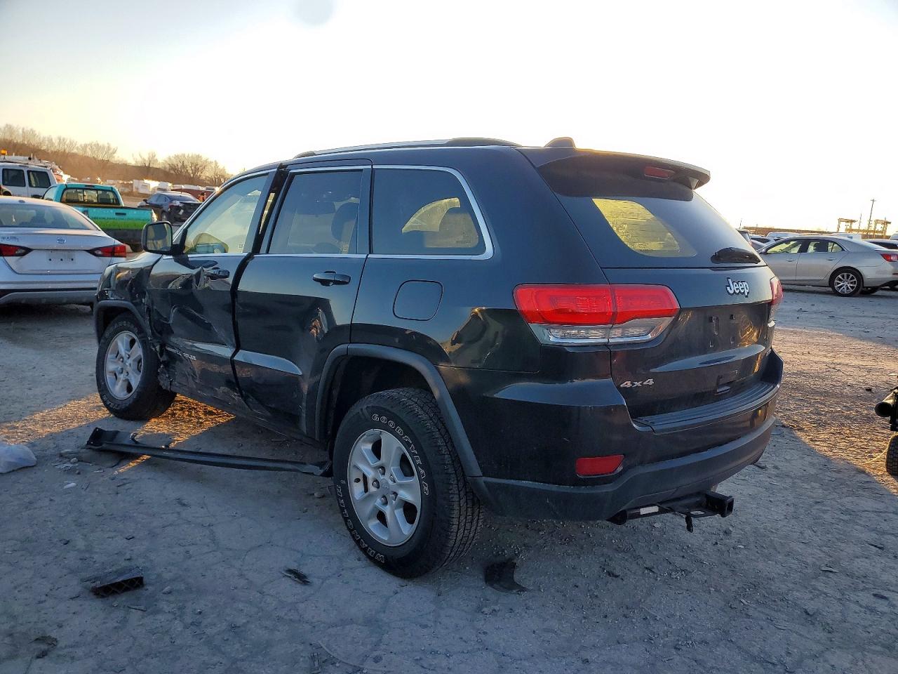 2014 JEEP GRAND CHEROKEE LAREDO photo 3