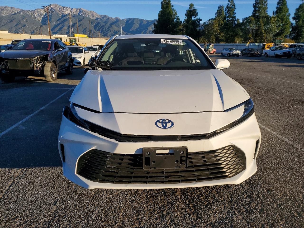 2025 TOYOTA CAMRY XSE photo 5