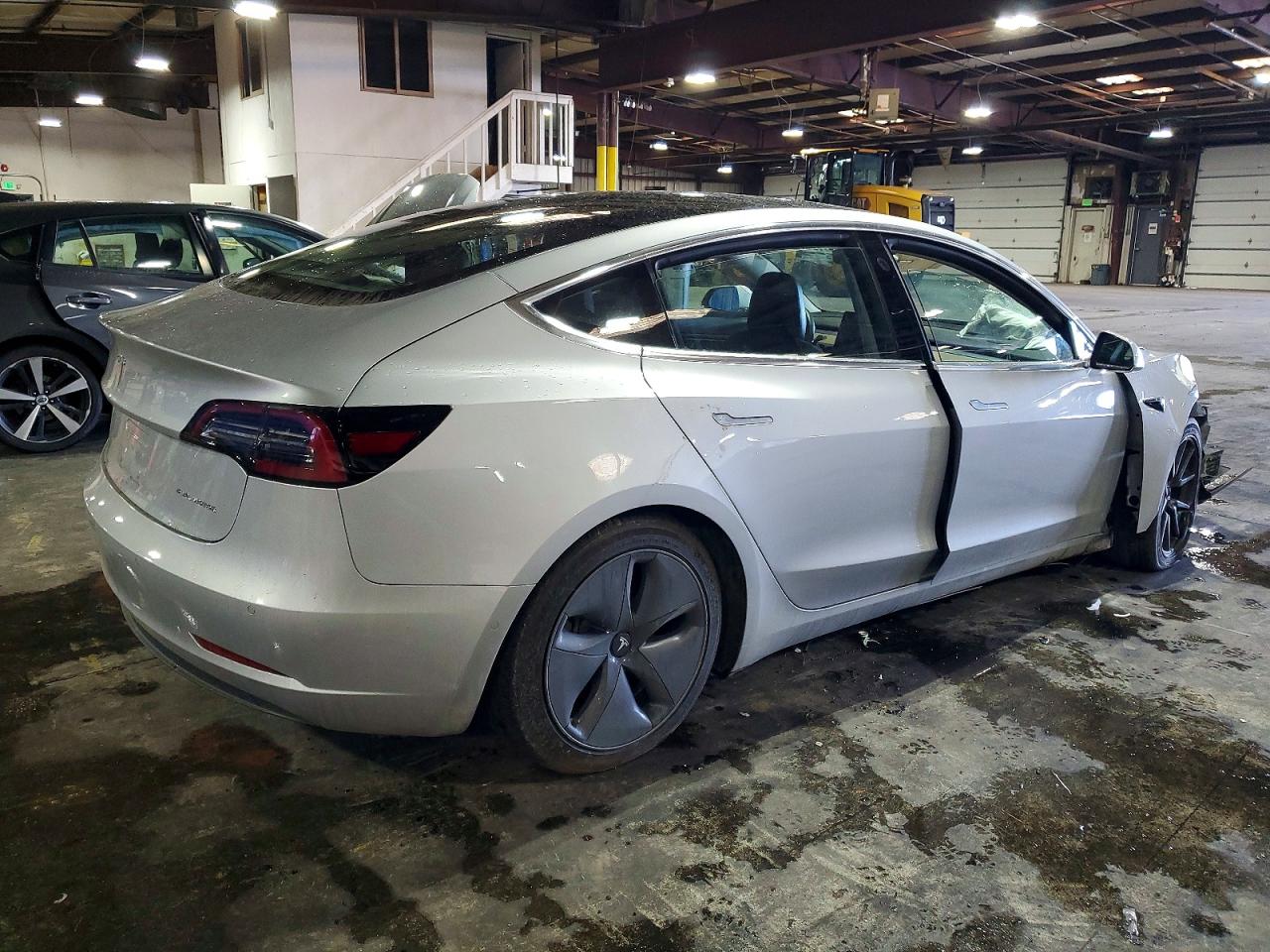 2018 TESLA MODEL 3 photo 3