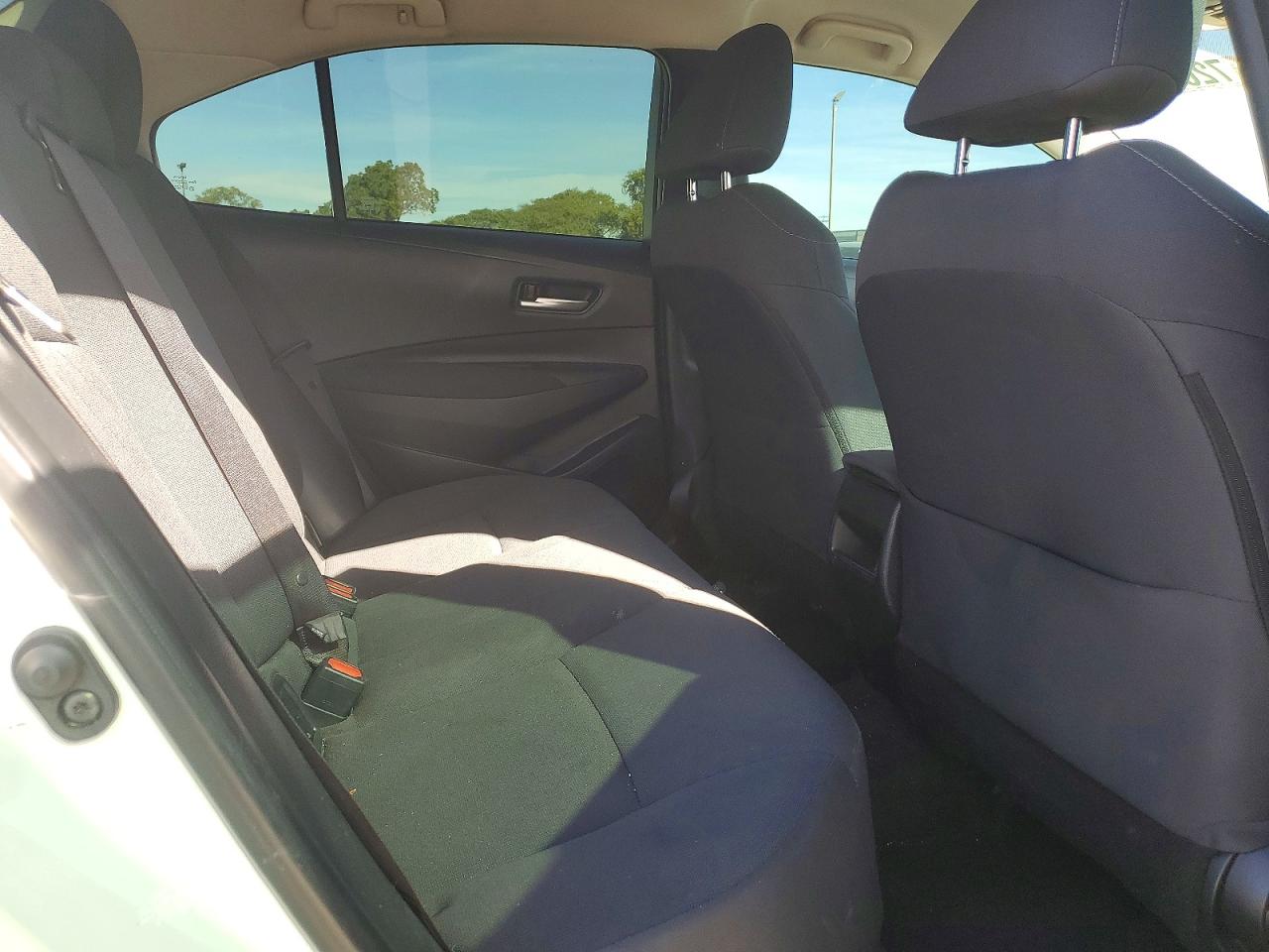 2020 TOYOTA COROLLA LE photo 28