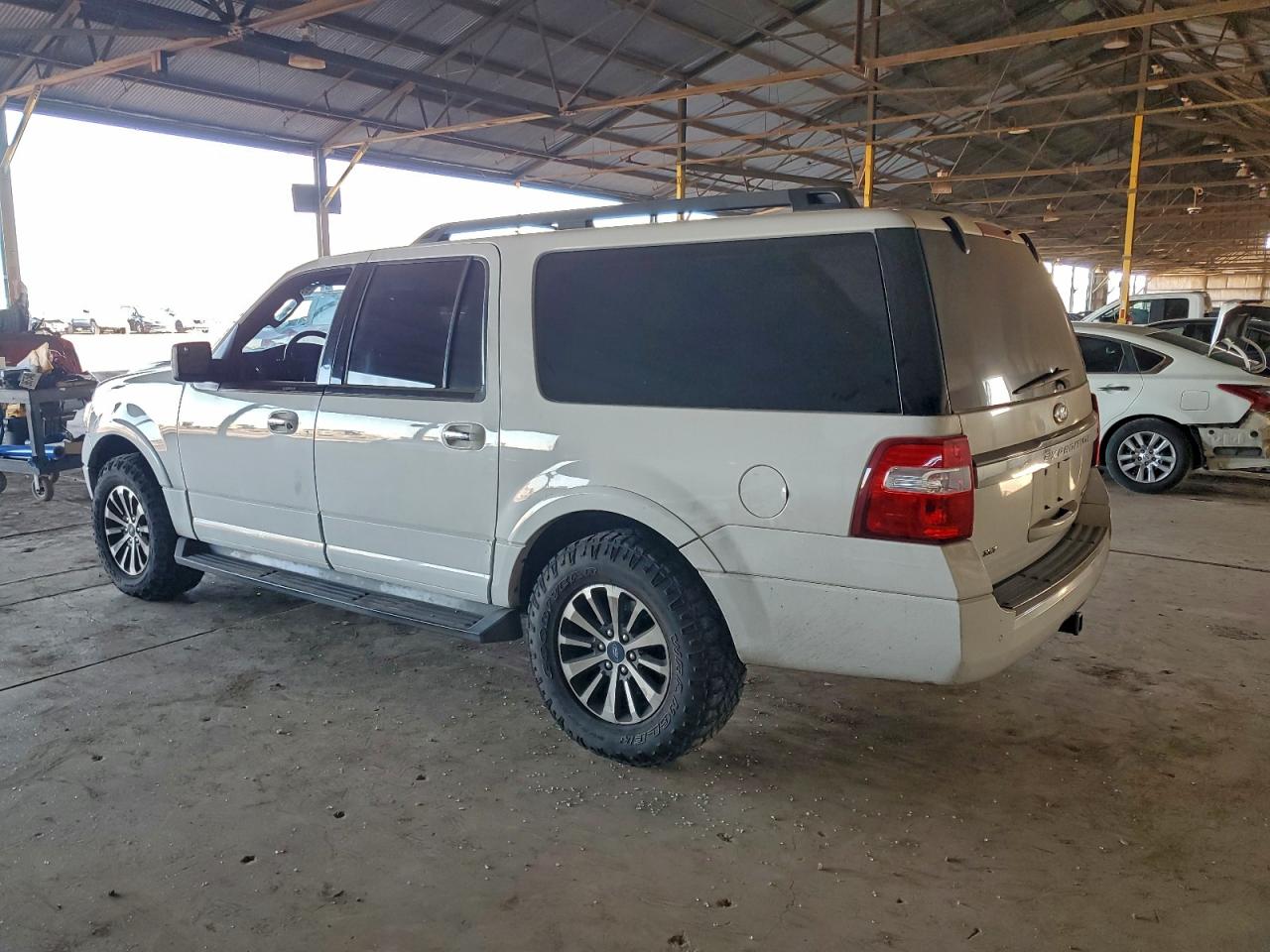 2015 FORD EXPEDITION EL XLT photo 3