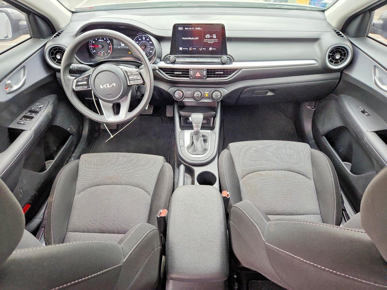2024 KIA FORTE LX photo 8