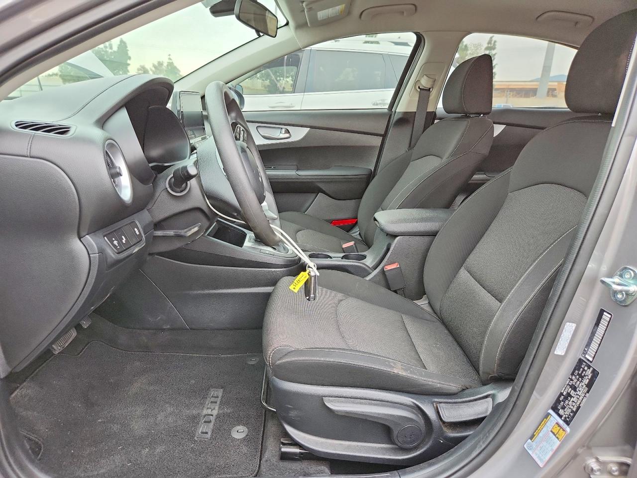 2024 KIA FORTE LX photo 7