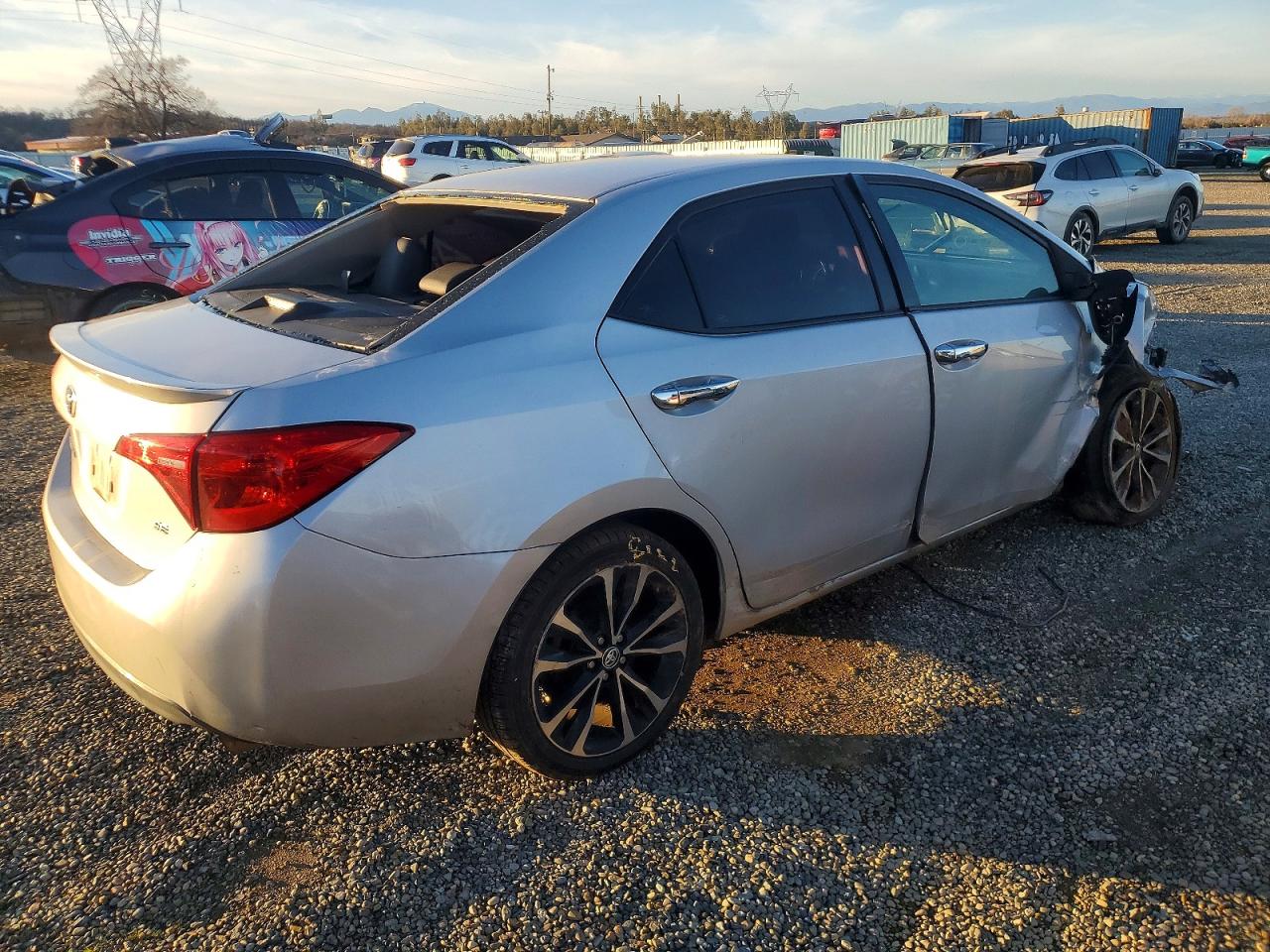 2017 TOYOTA COROLLA L photo 5