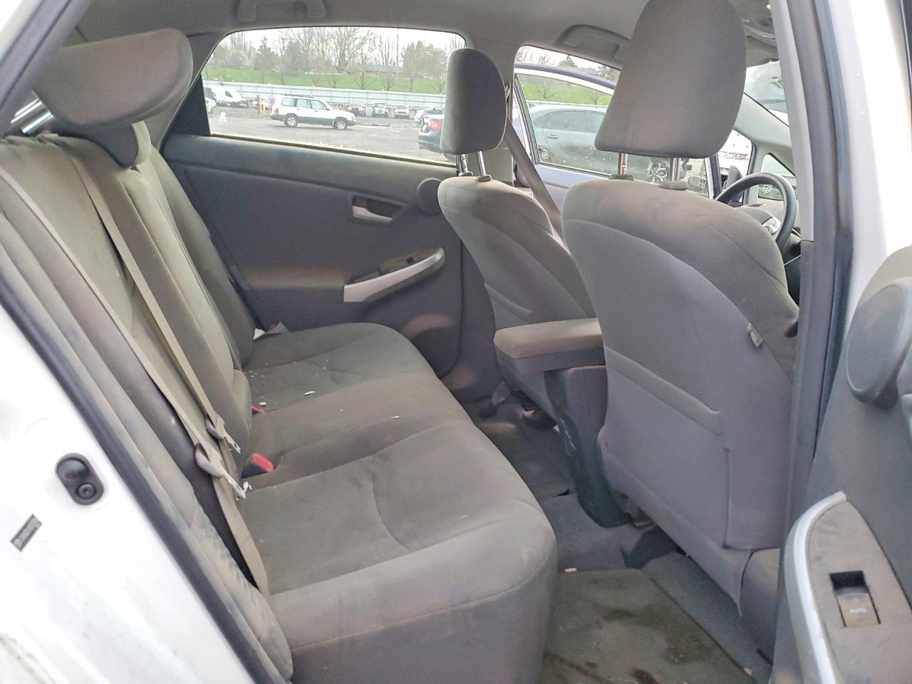 2011 TOYOTA PRIUS photo 28