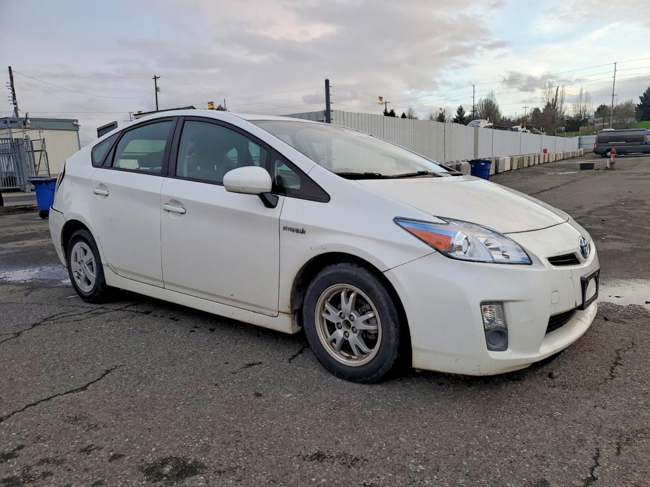 2011 TOYOTA PRIUS photo 10
