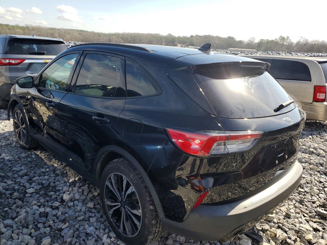 2022 FORD ESCAPE SE photo 2