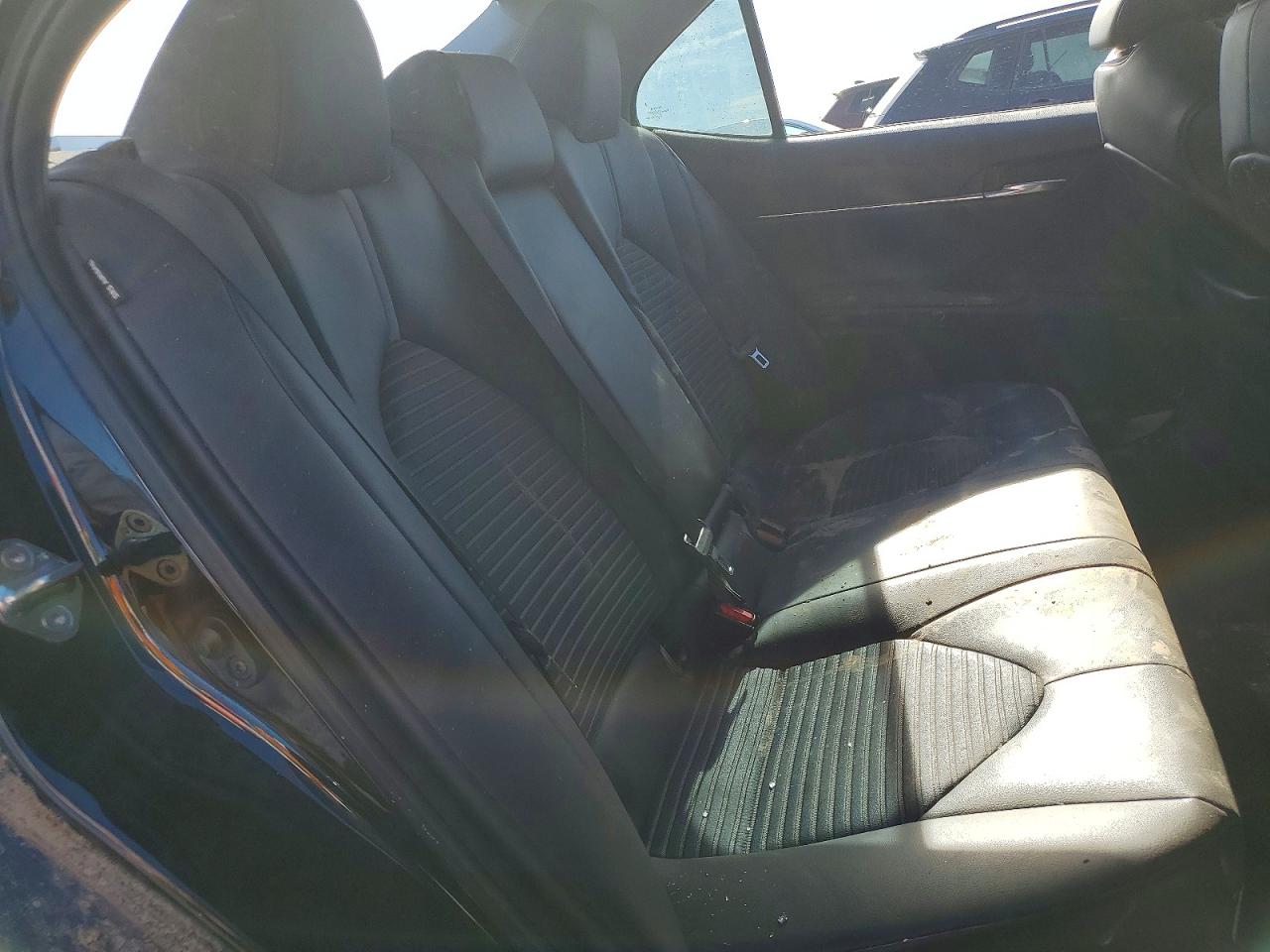 2020 TOYOTA CAMRY SE photo 19