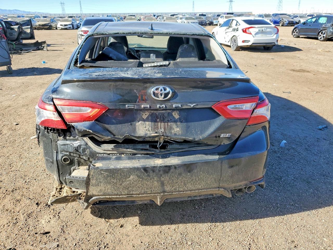 2020 TOYOTA CAMRY SE photo 11