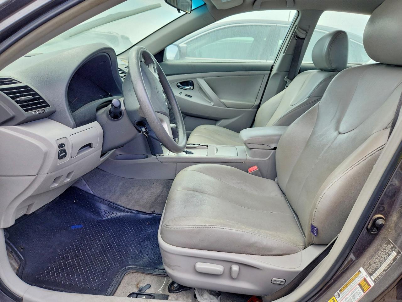 2011 TOYOTA CAMRY BASE photo 13