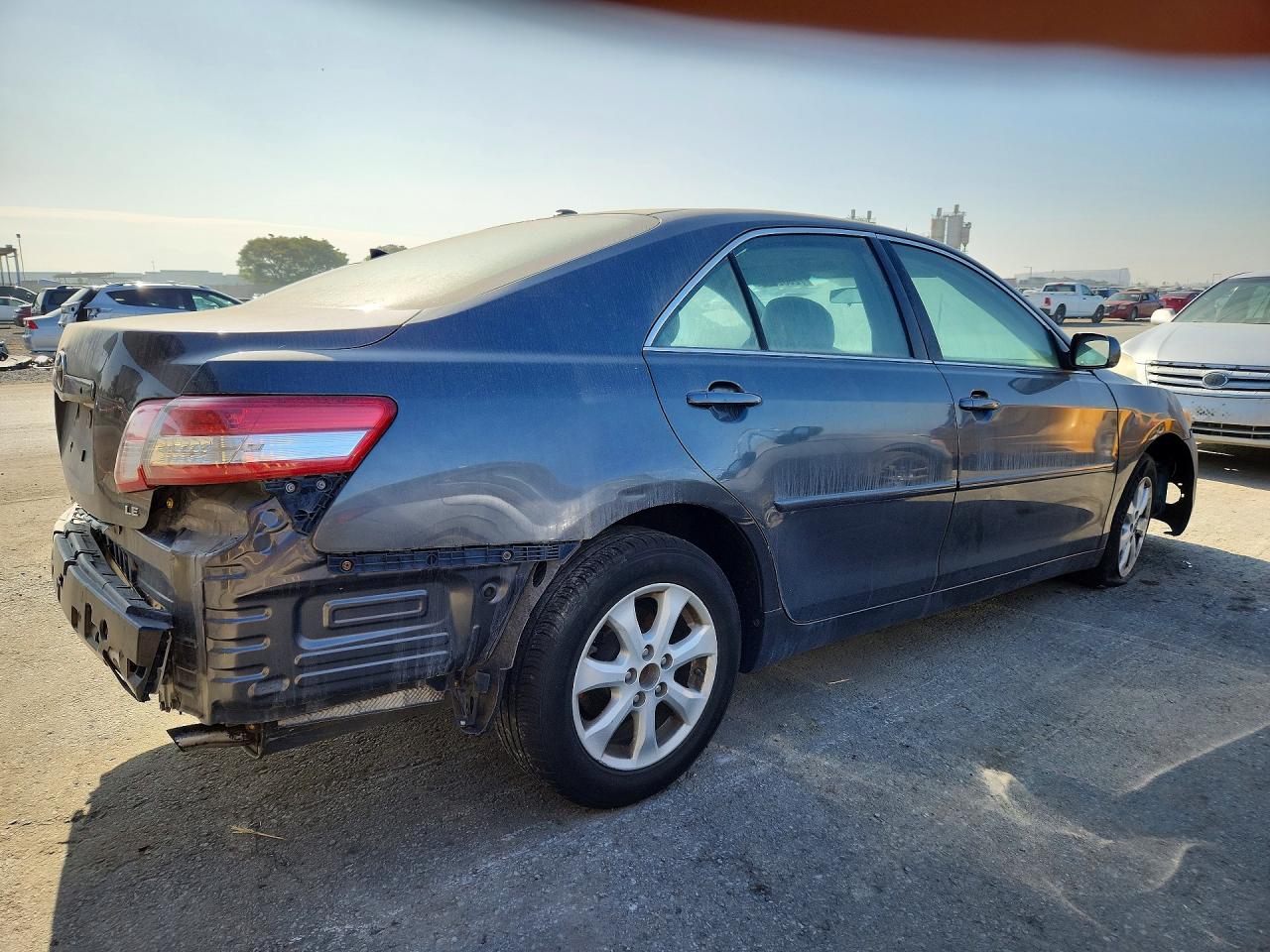 2011 TOYOTA CAMRY BASE photo 5