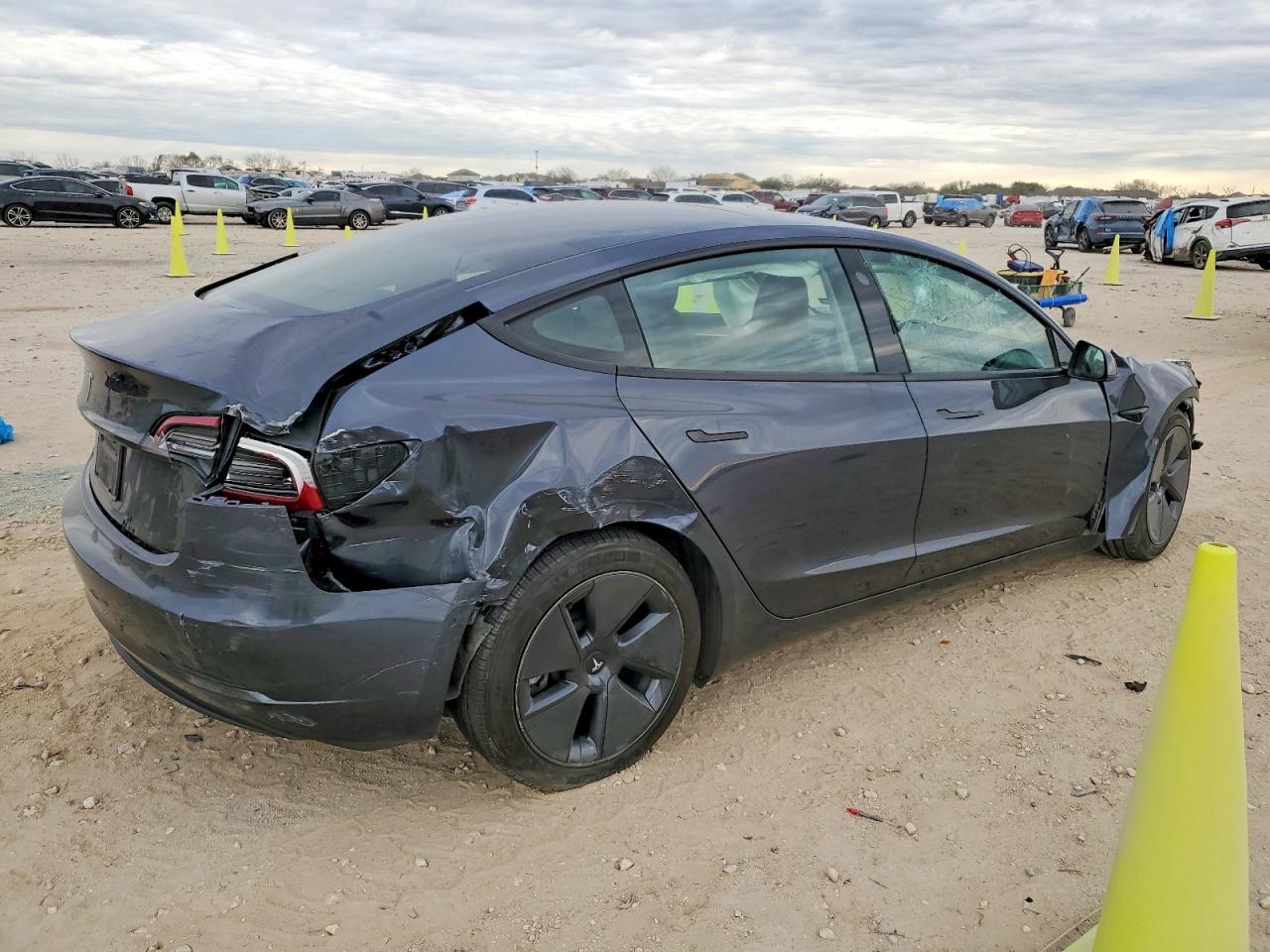 2022 TESLA MODEL 3 photo 5