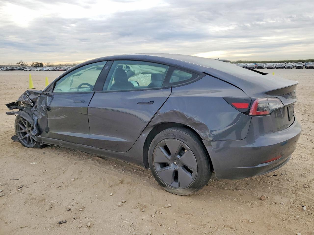 2022 TESLA MODEL 3 photo 3