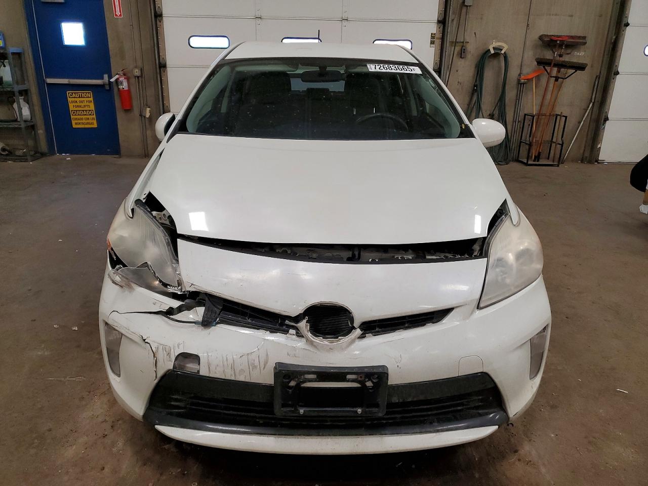 2014 TOYOTA PRIUS photo 9