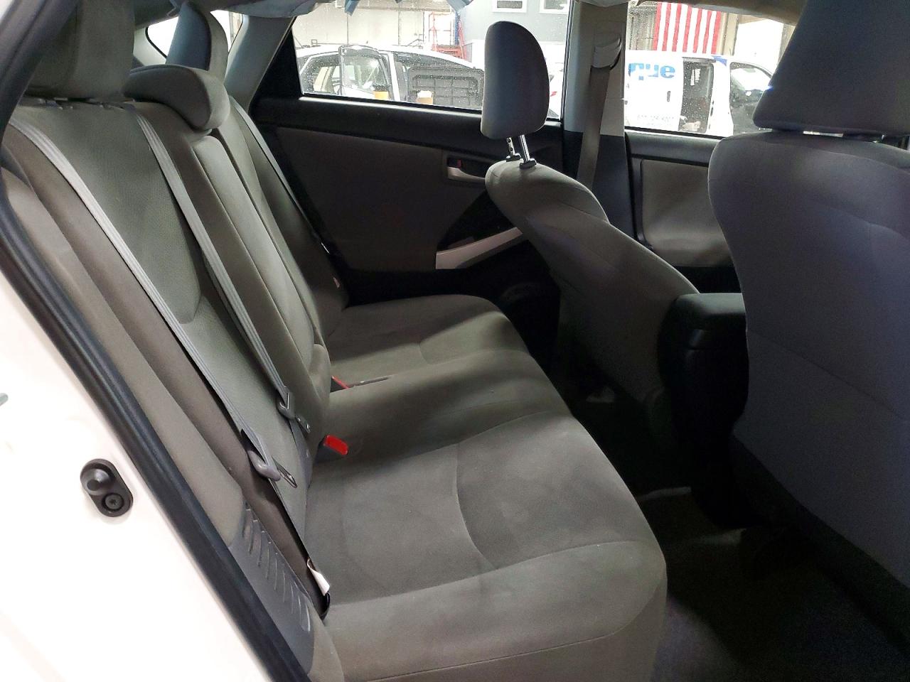 2014 TOYOTA PRIUS photo 19