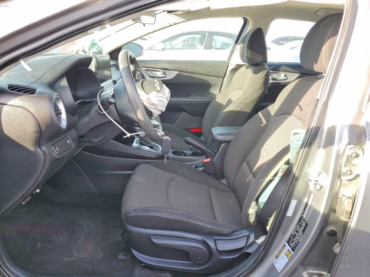 2024 KIA FORTE LXS photo 13