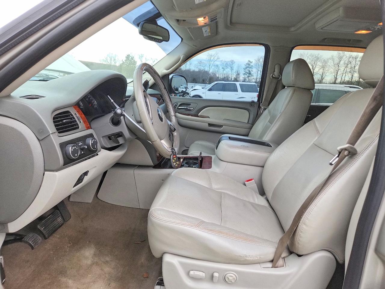 2009 CHEVROLET SUBURBAN K1500 LTZ photo 19