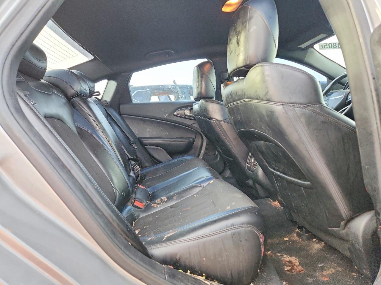 2015 CHRYSLER 200 S photo 19