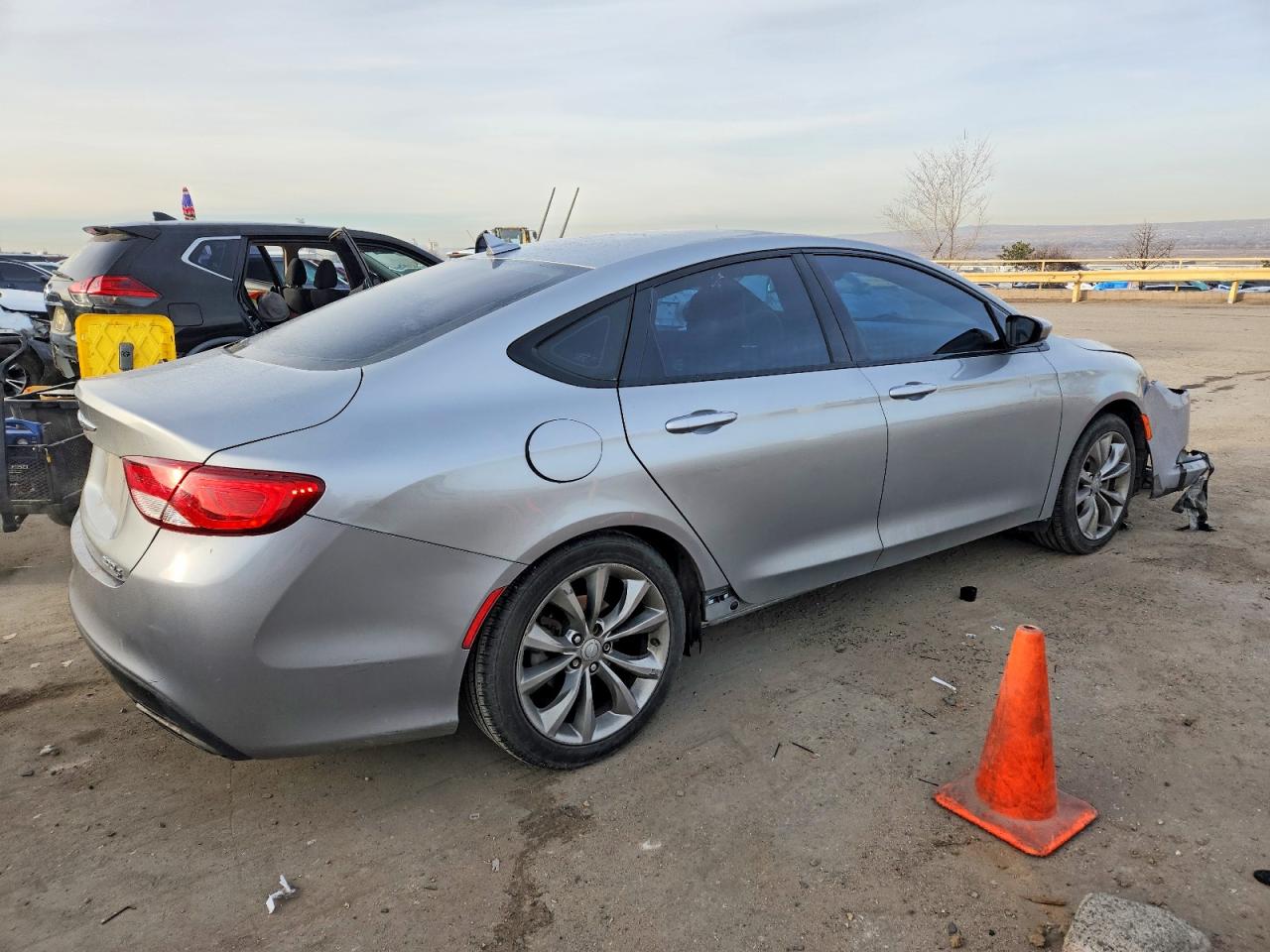 2015 CHRYSLER 200 S photo 5