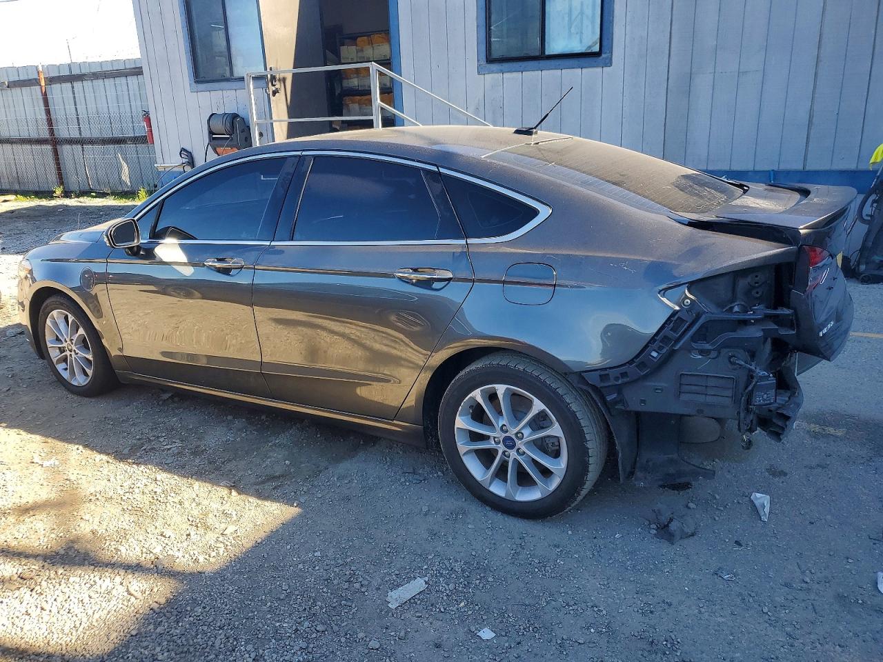 2020 FORD FUSION TITANIUM photo 3